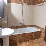 Skyview New Maisonette With Private Parking 라리사