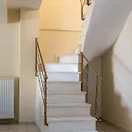 Skyview New Maisonette With Private Parking * 라리사