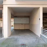 Skyview New Maisonette With Private Parking 아파트 라리사