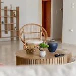 Skyview New Maisonette With Private Parking 아파트