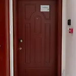 Skyview New Maisonette With Private Parking 아파트 라리사